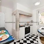 Charming 2 Bedroom Avenida Da Liberdade * Lisboa