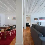 Charming 2 Bedroom Avenida Da Liberdade Apartman *