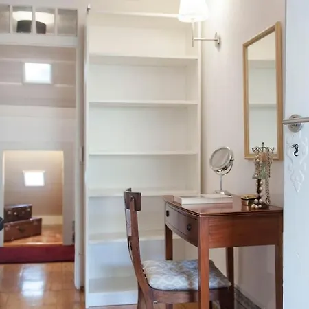 Charming 2 Bedroom Avenida Da Liberdade 아파트 *