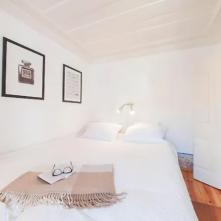 Charming 2 Bedroom Avenida Da Liberdade Appartement Lissabon