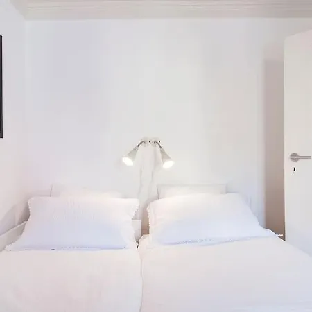 Charming 2 Bedroom Avenida Da Liberdade Appartement Lissabon